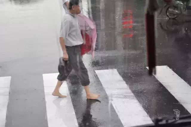 雷雨天气频繁，父母一定要告诉孩子这些知识！