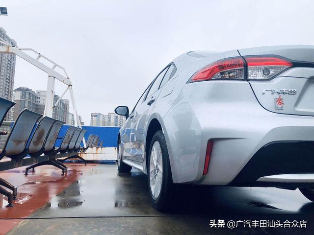 雨雾天气行车如何保证安全?老司机:开车灯不超速
