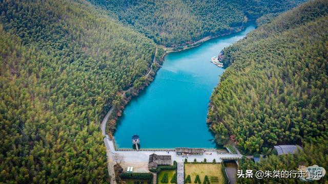 号称“中国最美竹海”,坐拥近4万亩翠竹,位于苏、皖两省交界处