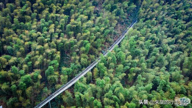 号称“中国最美竹海”,坐拥近4万亩翠竹,位于苏、皖两省交界处