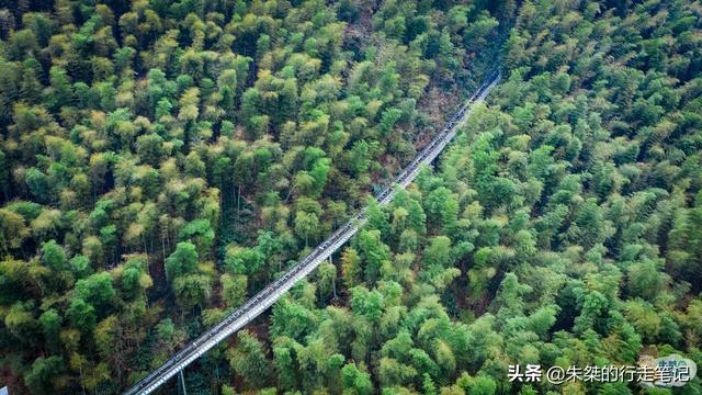 号称“中国最美竹海”，坐拥近4万亩翠竹，位于苏、皖两省交界处