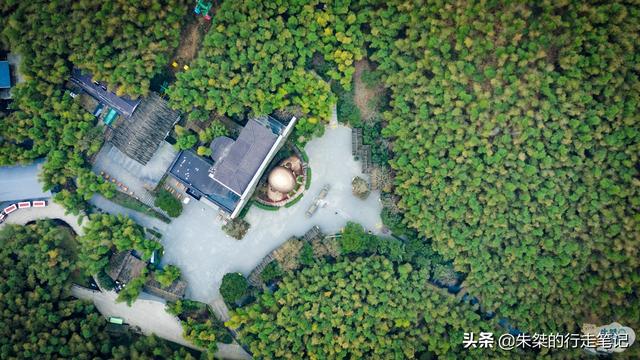 号称“中国最美竹海”,坐拥近4万亩翠竹,位于苏、皖两省交界处