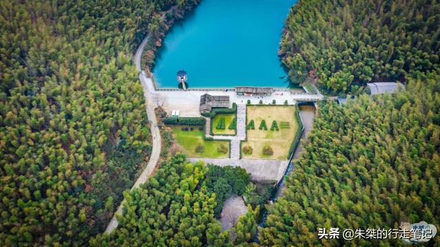 号称“中国最美竹海”,坐拥近4万亩翠竹,位于苏、皖两省交界处