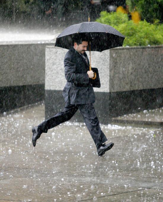 葫芦岛冰雹如鸡蛋 各种极端天气下如何自救?