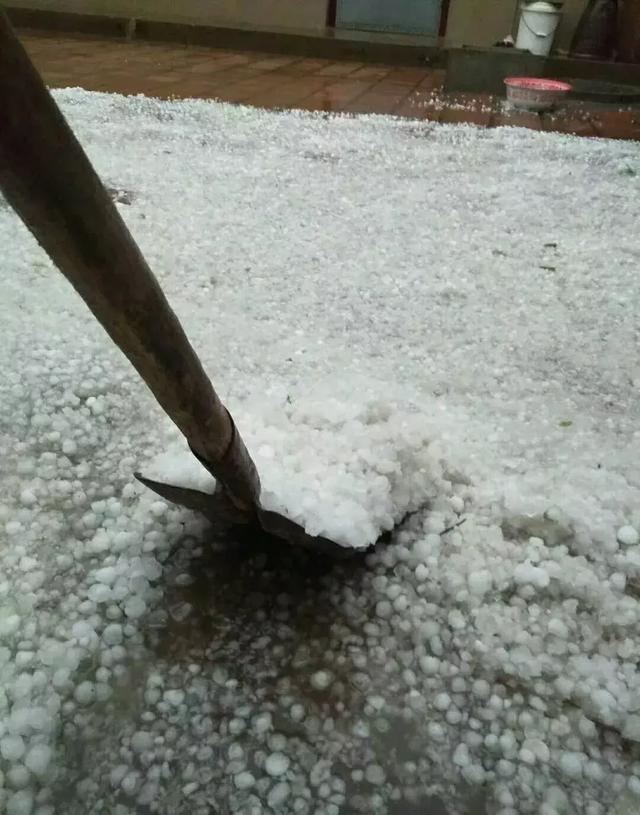 大如鸡蛋！山西多地遭冰雹“袭击”！未来几天还有雨雨雨~