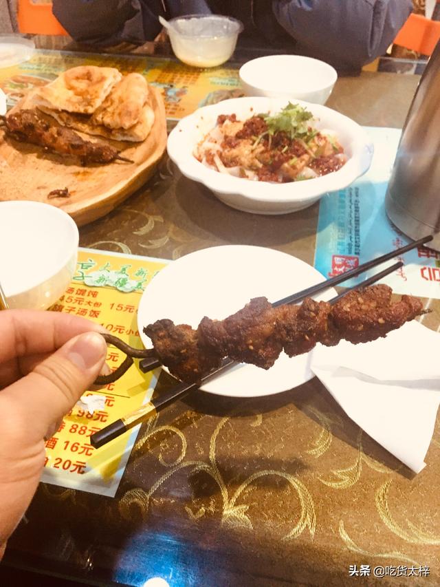 游遍整个新疆,发现南疆才是宝藏地!这里的馕坑肉百吃不腻超便宜