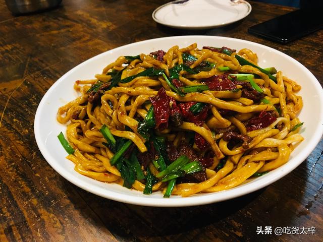 游遍整个新疆,发现南疆才是宝藏地!这里的馕坑肉百吃不腻超便宜