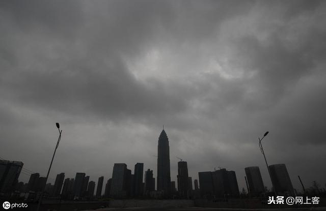 猛风飘电黑云生，霎霎高林簇雨声——雷雨大风的形成