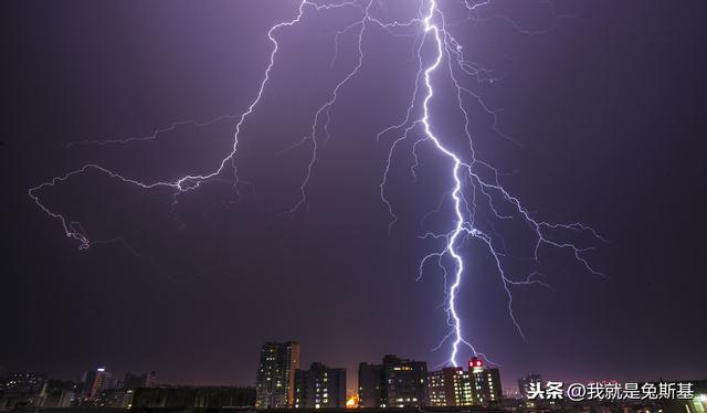 闪电、静电、直流电、交流电有什么区别?电是怎么来的