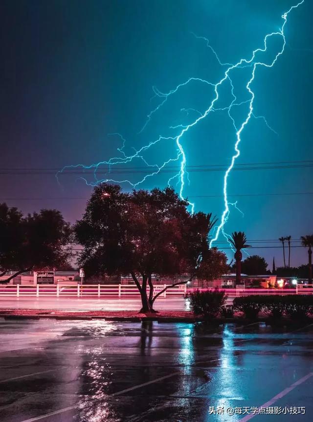 摄影小技巧：雷雨季节来临，如何拍摄出震撼的闪电图片？