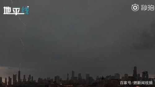 芝加哥向上闪电令人们大呼神奇 向上闪电是什么自然现象怎么产生的