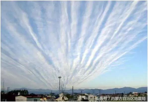 天上真有一朵美丽的“地震云”吗?