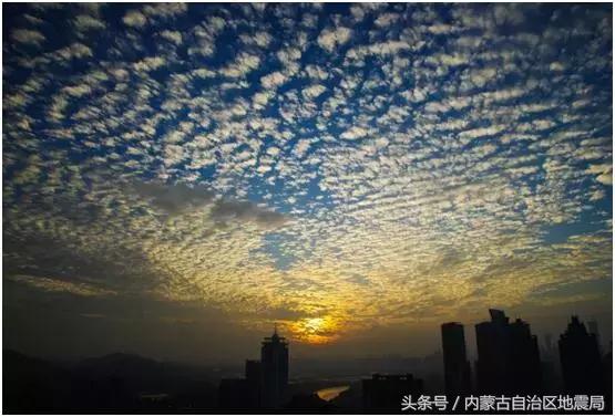 天上真有一朵美丽的“地震云”吗?