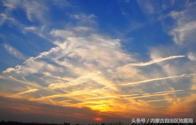 天上真有一朵美丽的“地震云”吗?