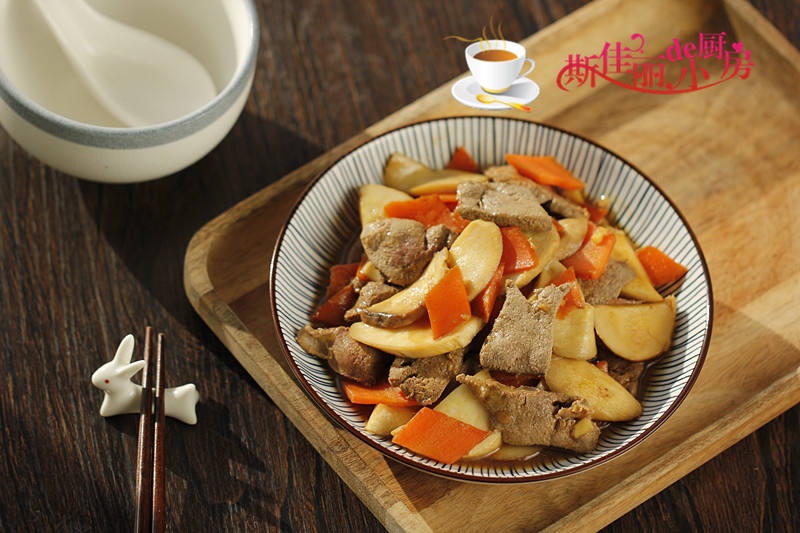 宅家没收入，一家三口3道家常菜午餐，才花了15元，实惠美味营养