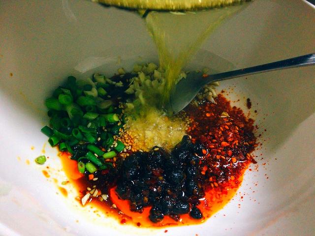 王源自创的方便面太辣，不妨试试这款酸汤，好吃到连汤汁都不剩