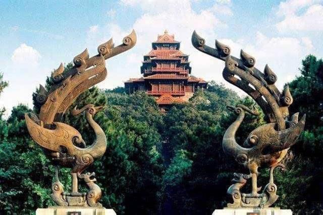 九省通衢,又位于中心位置,武汉在历史上为何没被王朝选为皇都