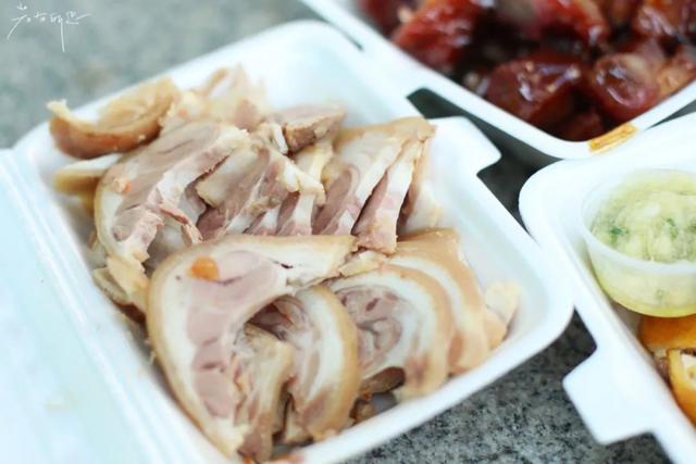 澳门最有名的烧腊店,排队一个多小时,连店牌都没有,太任性了