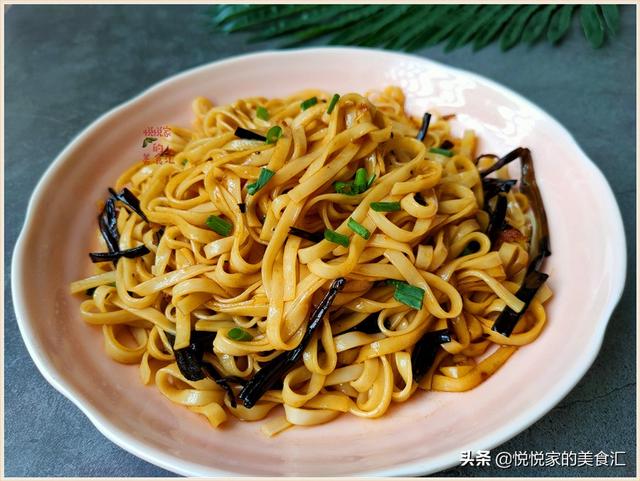 最近我家爱做这早餐,10分钟上桌,香味比闹钟灵,孩子爱吃不赖床