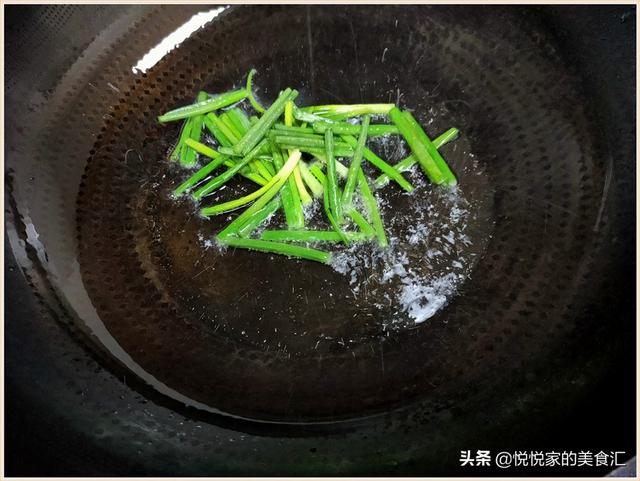 最近我家爱做这早餐,10分钟上桌,香味比闹钟灵,孩子爱吃不赖床