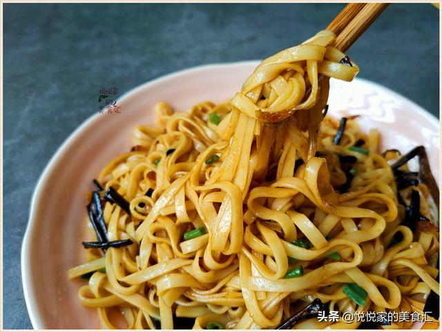 最近我家爱做这早餐,10分钟上桌,香味比闹钟灵,孩子爱吃不赖床