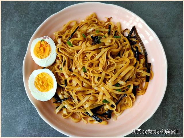 最近我家爱做这早餐,10分钟上桌,香味比闹钟灵,孩子爱吃不赖床
