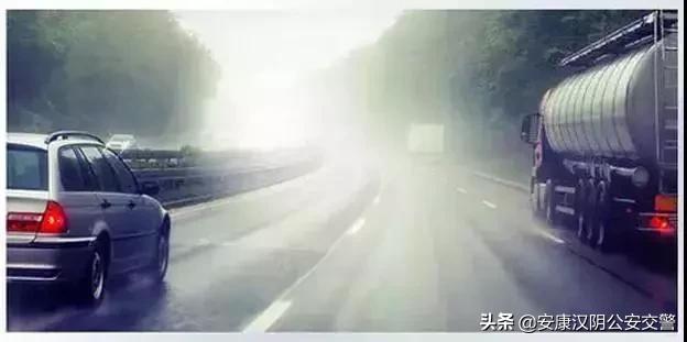 【预警提示】雾天出行,安全常识要牢记