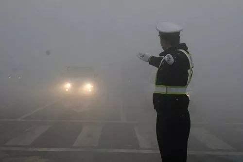 大雾天气行车注意事项,蚂蚁车生活分享