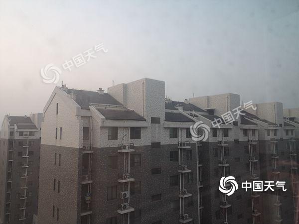 北京阴晴“任性”转换 明日雨雪“叨扰”气温降