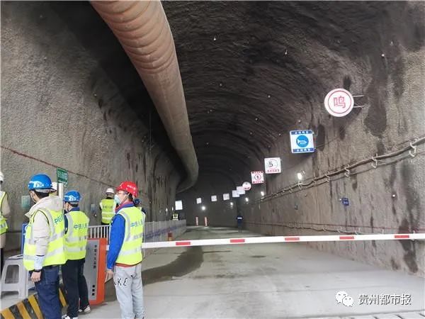 持“安全证”上岗,贵阳轨道交通3号线一期全面复工