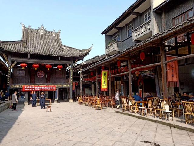 脱离时代的小镇:被誉为“中国的诺亚方舟”,物价低到10元可住宿