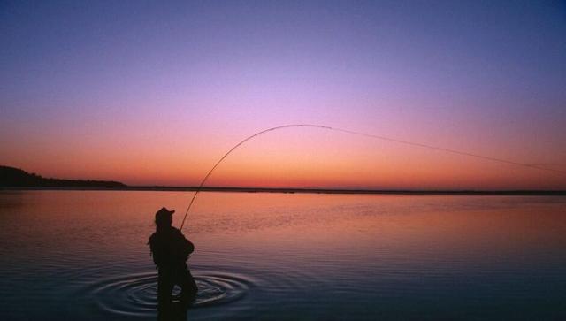 钓鱼，天气因素很重要，那么阴天是否适合钓鱼？分享阴天钓鱼技巧
