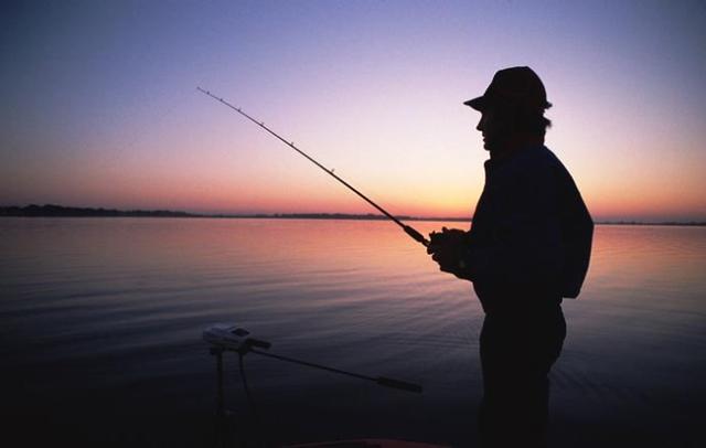 钓鱼，天气因素很重要，那么阴天是否适合钓鱼？分享阴天钓鱼技巧
