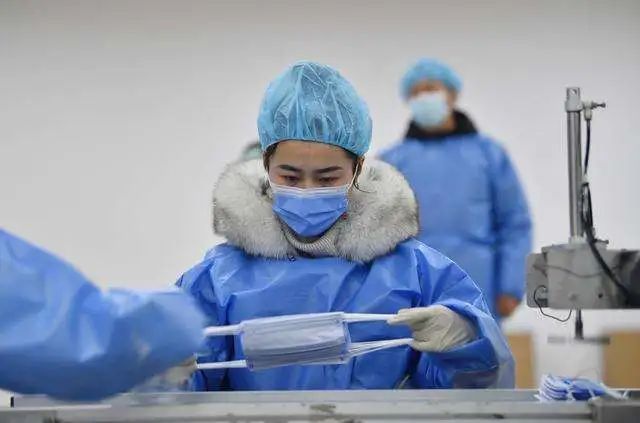 虽然看不清楚脸,也要给你们画张像!| 中国交通新闻