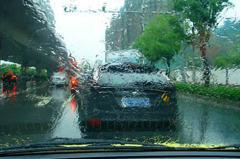 梅雨季节汽车维护小常识1