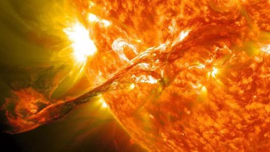 强太阳风暴要是来临,地球会有什么影响?卫星将可能变成废铁!