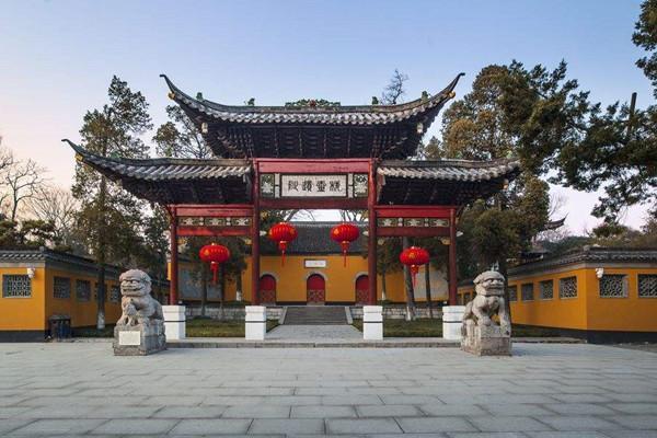 江苏这个市是首批国家历史文化名城,如今发展水平中等