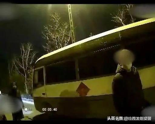 向疫情亮剑——交警晋源大队:查处交通违法不放松 超员客车被查处