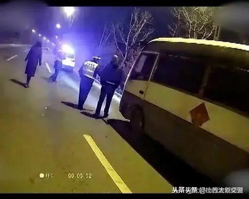 向疫情亮剑——交警晋源大队:查处交通违法不放松 超员客车被查处