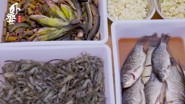 安徽宁国美食合集：第1道比臭豆腐还臭，第2道5种鱼往一锅塞