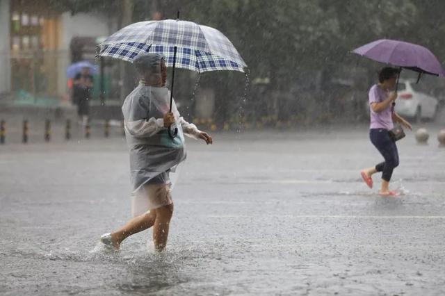 雷电预警,北京今天有雷阵雨+7级大风+小冰雹,做好防范(内附防雷安全知识)