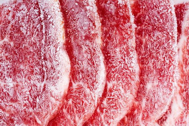 冻了两年的肉还能吃吗?为什么?