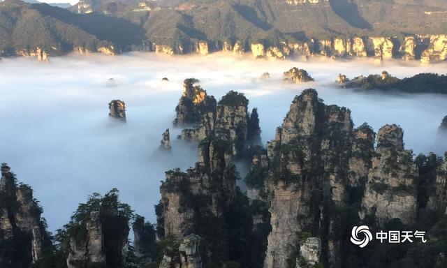 湖南张家界：武陵源风景区雨过天晴云海涌动