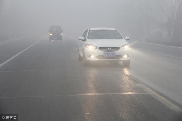 下雨天开车，如何保证安全？雨季行车安全常识了解一下