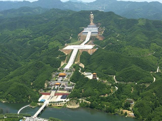 中国耗资12亿的大佛“凉了”?游客:拜不起