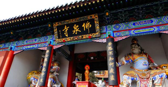 中国耗资12亿的大佛“凉了”?游客:拜不起