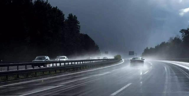 下雨天行车要注意哪些？老司机总结的这5点，安全有保障