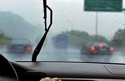 未来一周将有两次降雨天气,阴雨天行车注意事项你知道多少?