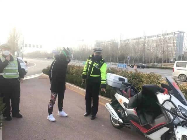 听,交通夜新闻3.3
