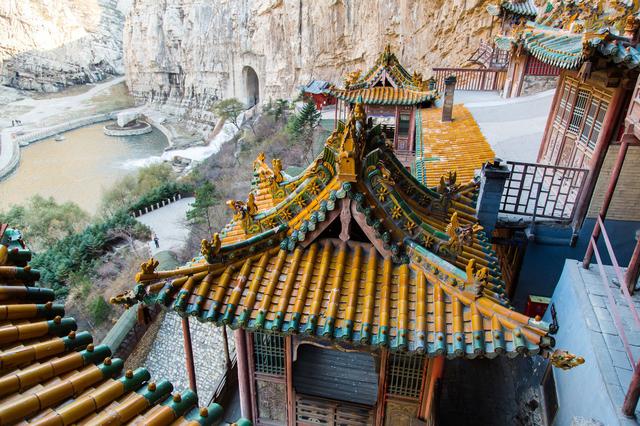 中国最有“仙气”的寺庙,历经千年,寺内从来不生火,游客众多